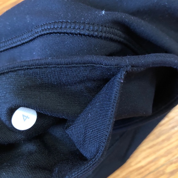 EUC SoulCycle NY lululemon Wunder Under Crop Sz 4 - Picture 2 of 4